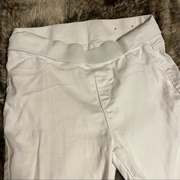 Avenue Pull On Ankle White Denim Jeans - Picture 8 of 8